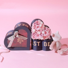 caixa de flor em forma de coração